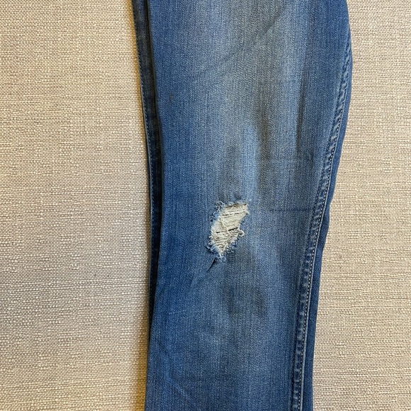 NEW Hollister High-Rise Advanced Stretch Jeans Medium Wash - Picture 5 of 10